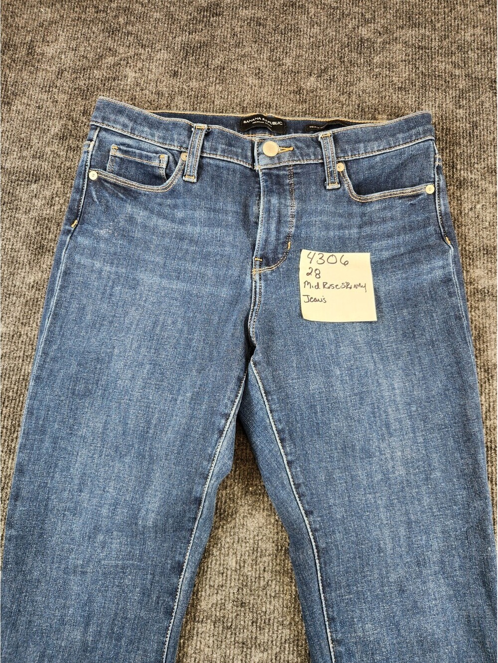Banana Republic Mid-Rise Skinny Jeans Size 28 Excellent Condition